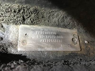 Meritor FF961 Front Axle Assembly for a Freightliner Columbia 120