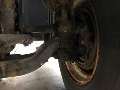 Meritor FF961 Front Axle Assembly for a Volvo VNL