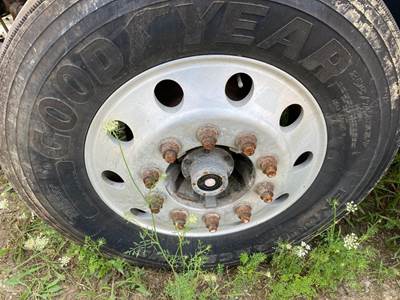 Meritor FF961 Front Axle Assembly for a Volvo VNL