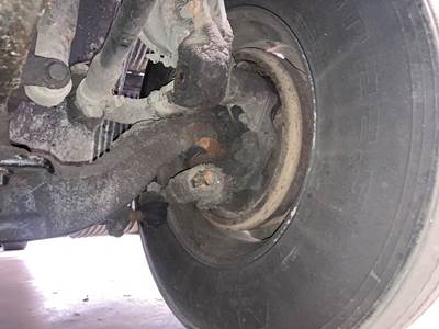 Meritor FF961 Front Axle Assembly for a Volvo VNL