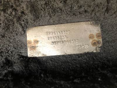 Meritor FF961 Front Axle Assembly for a Volvo VNL