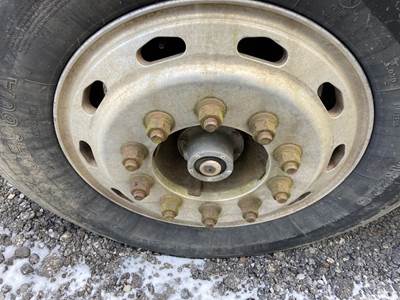 Meritor FF961 Front Axle Assembly for a Freightliner FLD120