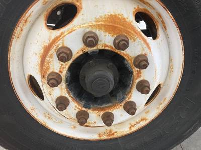 Meritor FF961 Front Axle Assembly for a Freightliner FL70