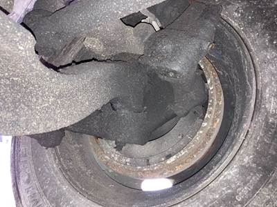 Meritor FF961 Front Axle Assembly for a Freightliner C120 Century