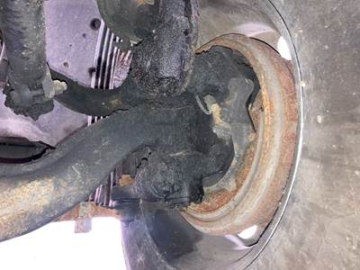 Meritor FF961 Front Axle Assembly for a Volvo VNL