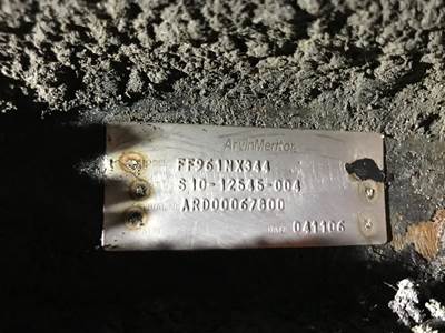 Meritor FF961 Front Axle Assembly for a Freightliner Columbia 120