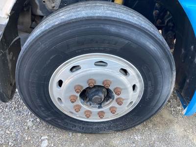 Meritor FF961 Front Axle Assembly for a Freightliner C120 Century