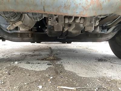 Meritor FF961 Front Axle Assembly for a Freightliner Columbia 120