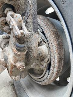 Meritor FF961 Front Axle Assembly for a Freightliner FLD120