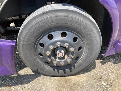 Meritor FF961 Front Axle Assembly for a Volvo VNL