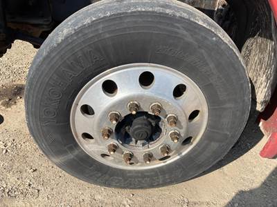 Meritor FF961 Front Axle Assembly for a Freightliner Columbia 120