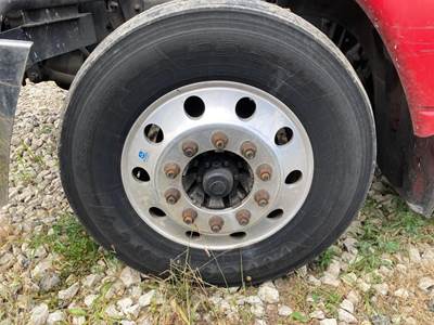 Meritor FF961 Front Axle Assembly for a Freightliner C120 Century