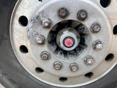 Meritor FF961 Front Axle Assembly for a Freightliner C120 Century