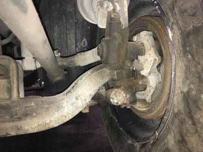 Meritor FF961 Front Axle Assembly for a Freightliner Columbia 120