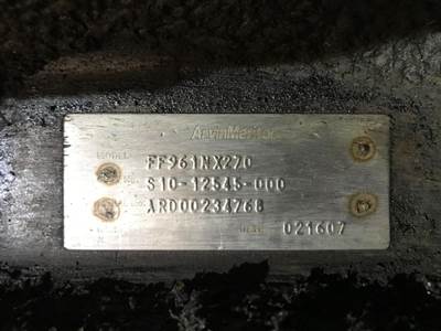 Meritor FF961 Front Axle Assembly for a Freightliner Columbia 120