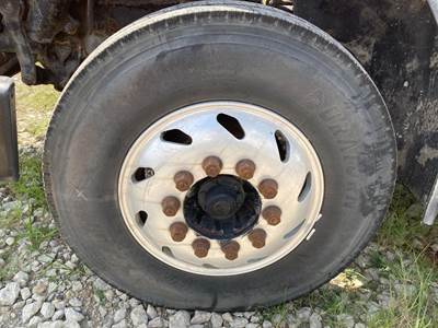 Meritor FF961 Front Axle Assembly for a Freightliner FL112