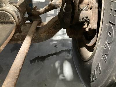 Meritor FF961 Front Axle Assembly for a Freightliner FLD120