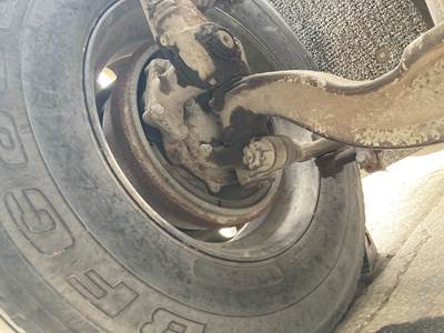 Meritor FF961 Front Axle Assembly for a Freightliner FLD120