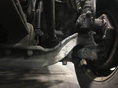 Meritor FF961 Front Axle Assembly for a Freightliner Columbia 120