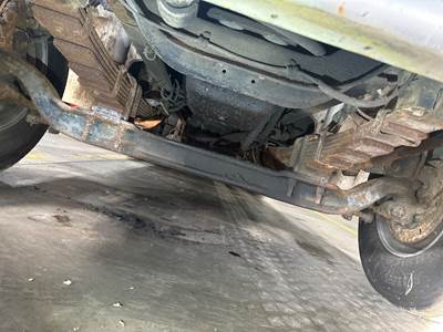 Meritor FF961 Front Axle Assembly for a Freightliner FL70