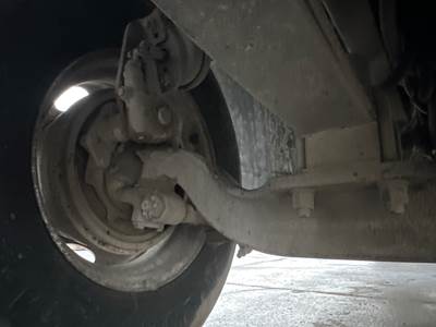 Meritor FF961 Front Axle Assembly for a Freightliner Columbia 120