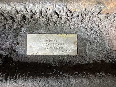 Meritor FF961 Front Axle Assembly for a Freightliner FL112