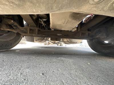 Meritor FF961 Front Axle Assembly for a Freightliner FLD120