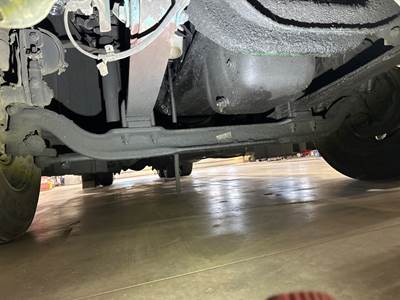 Meritor FF961 Front Axle Assembly for a Freightliner C120 Century