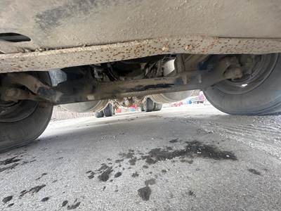 Meritor FF961 Front Axle Assembly for a Freightliner FLD112