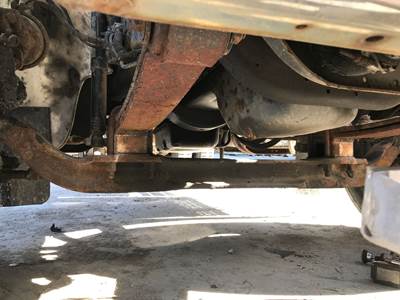 Meritor FF961 Front Axle Assembly for a Freightliner FL70