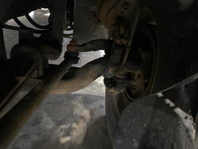 Meritor FF961 Front Axle Assembly for a Freightliner Columbia 120