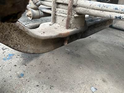 Meritor FF961 Front Axle Assembly for a Kenworth T600