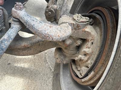 Meritor FF961 Front Axle Assembly for a Peterbilt 377