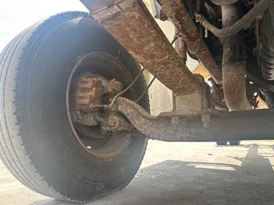 Meritor FF961 Front Axle Assembly for a Freightliner FL70