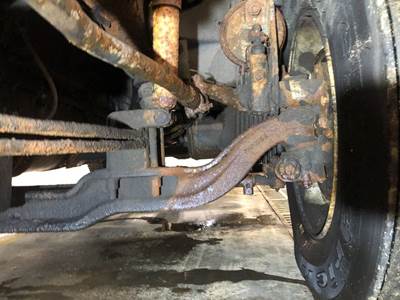 Meritor FF966 Front Axle Assembly for a Volvo VNM