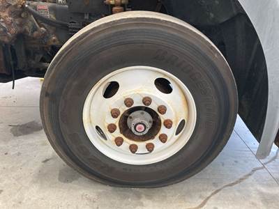 Meritor FF966 Front Axle Assembly for a Mack Cxu