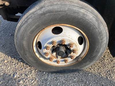 Meritor FF966 Front Axle Assembly for a Volvo VNM