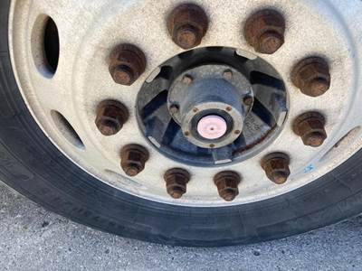 Meritor FF966 Front Axle Assembly for a Peterbilt 387