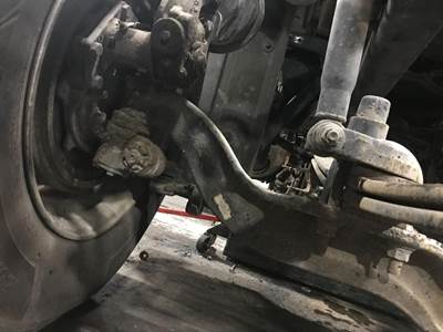 Meritor FF966 Front Axle Assembly for a Mack Cxu