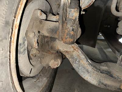 Meritor FF966 Front Axle Assembly for a Volvo VNM