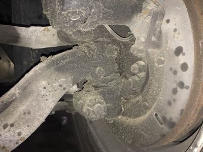 Meritor FF967 Front Axle Assembly for a Mack Cxu