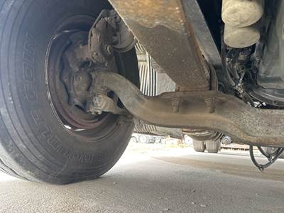 Meritor FF967 Front Axle Assembly for a Volvo VNL