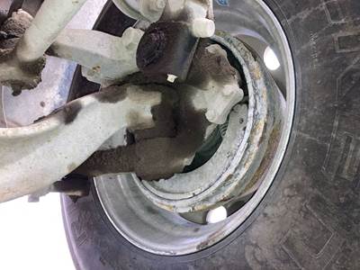 Meritor FF981 Front Axle Assembly for a Mack CX