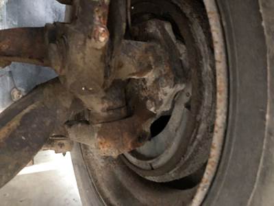 Meritor FF981 Front Axle Assembly for a Mack CH