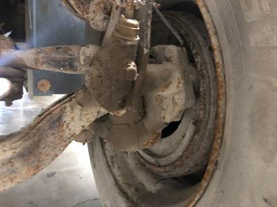 Meritor FF981 Front Axle Assembly for a Mack CH