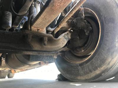 Meritor FF981 Front Axle Assembly for a Freightliner FLD120