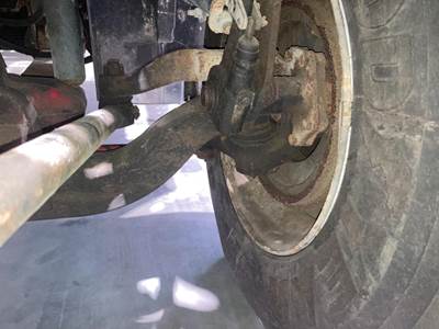 Meritor FF981 Front Axle Assembly for a Freightliner C120 Century