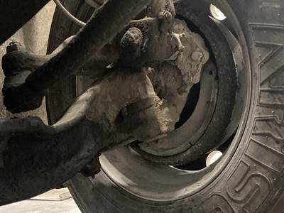 Meritor FF981 Front Axle Assembly for a International 9200