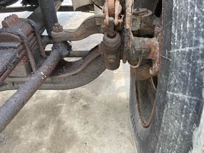 Meritor FF981 Front Axle Assembly for a International 9100