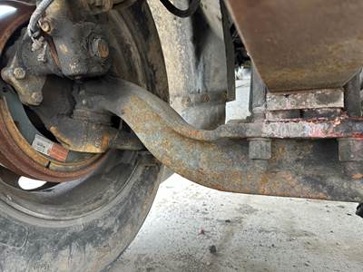 Meritor FF981 Front Axle Assembly for a Freightliner Classic XL